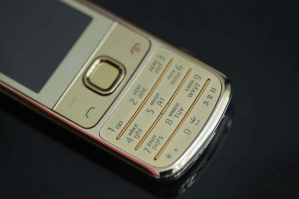 Nokia 6700 Gold Like New Zin 90%