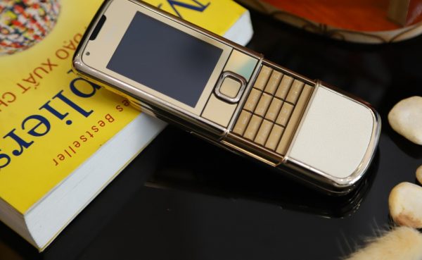Nokia 8800E Gold Arte da trắng