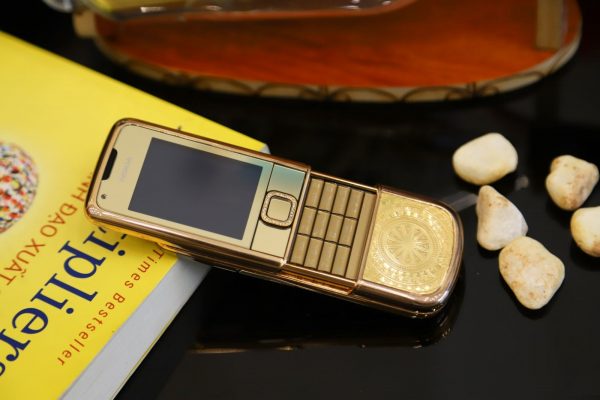 Nokia 8800 rose gold kham trong dong