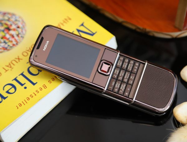 Nokia 8800 sapphire nau