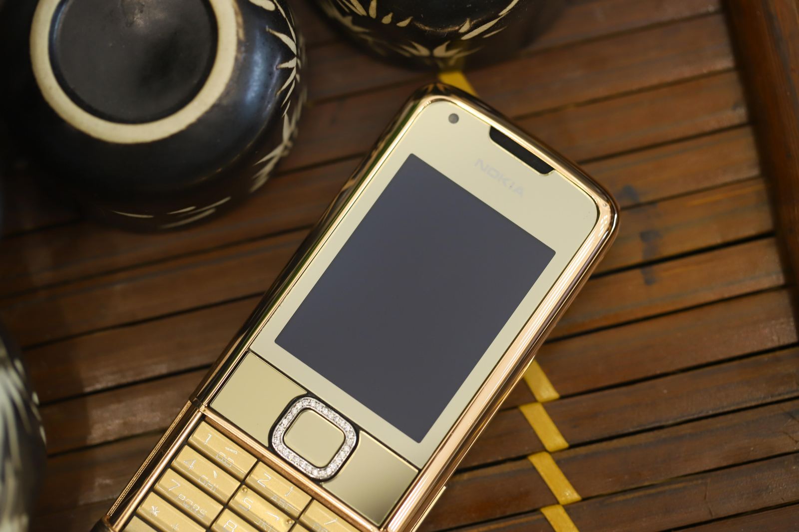Nokia-8800-vàng-hồng-khảm-trai-đính-đá-3