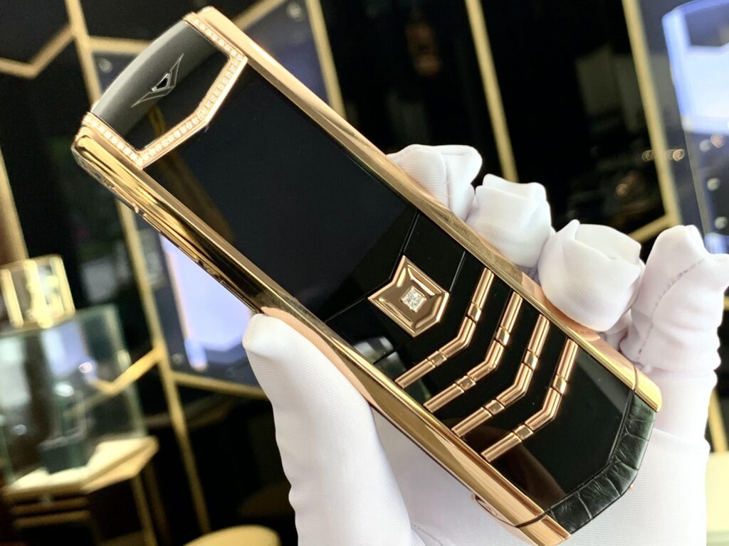 Điện thoại Vertu cổ – Biểu tượng đẳng cấp vượt thời gian 135 vertu signature s rosegold alligator