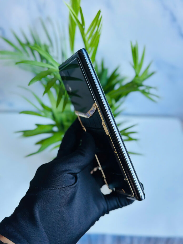 Vertu Meta 1 Alligator Black 99% – Smartphone Web3 Xa Xỉ Dành Cho Doanh Nhân Thành Đạt 1 1782961524940 6795878199566471366 6795878199566471366 366f651b9631802602b6fa47c045025d