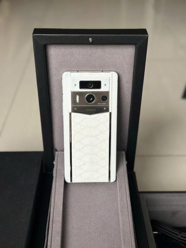 Meta 2 1TB Da Rắn 99% Fullbox Trùng IMEI – Smartphone Vertu Độc Bản Cho Doanh Nhân 1 1782961634938 6795878199566471366 6795878199566471366 a9926d56ede6ff15b078ec5cc111bfaf