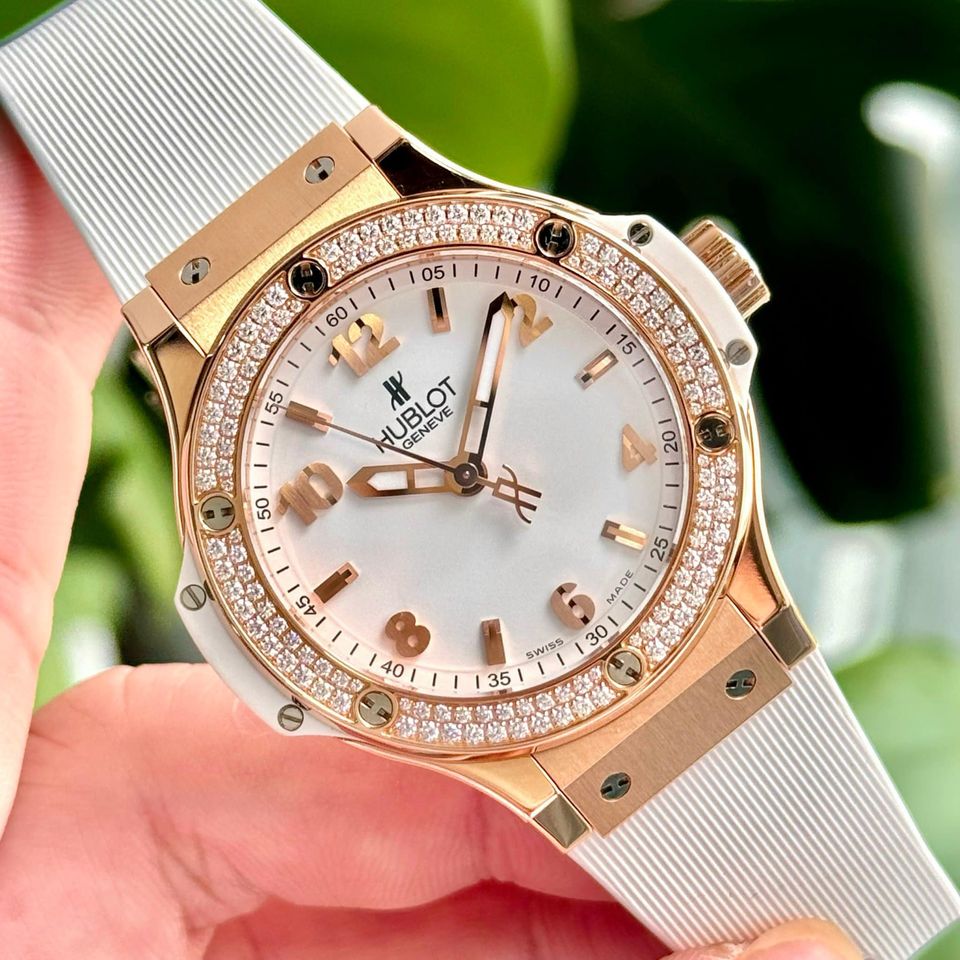 gia dong ho hublot nu 15