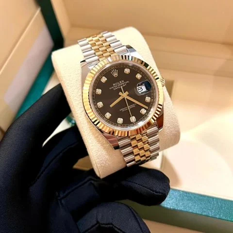 Giá Đồng Hồ Rolex Chính Hãng Nữ Mới Nhất 2026 – Bảng Giá Và Kinh Nghiệm Chọn Mua 2 z4451431021029 ad5f3d5dc18f6842a98693d92b3d9279 d9ad1186ba6c4f4cba120f2cf6e0eafa large